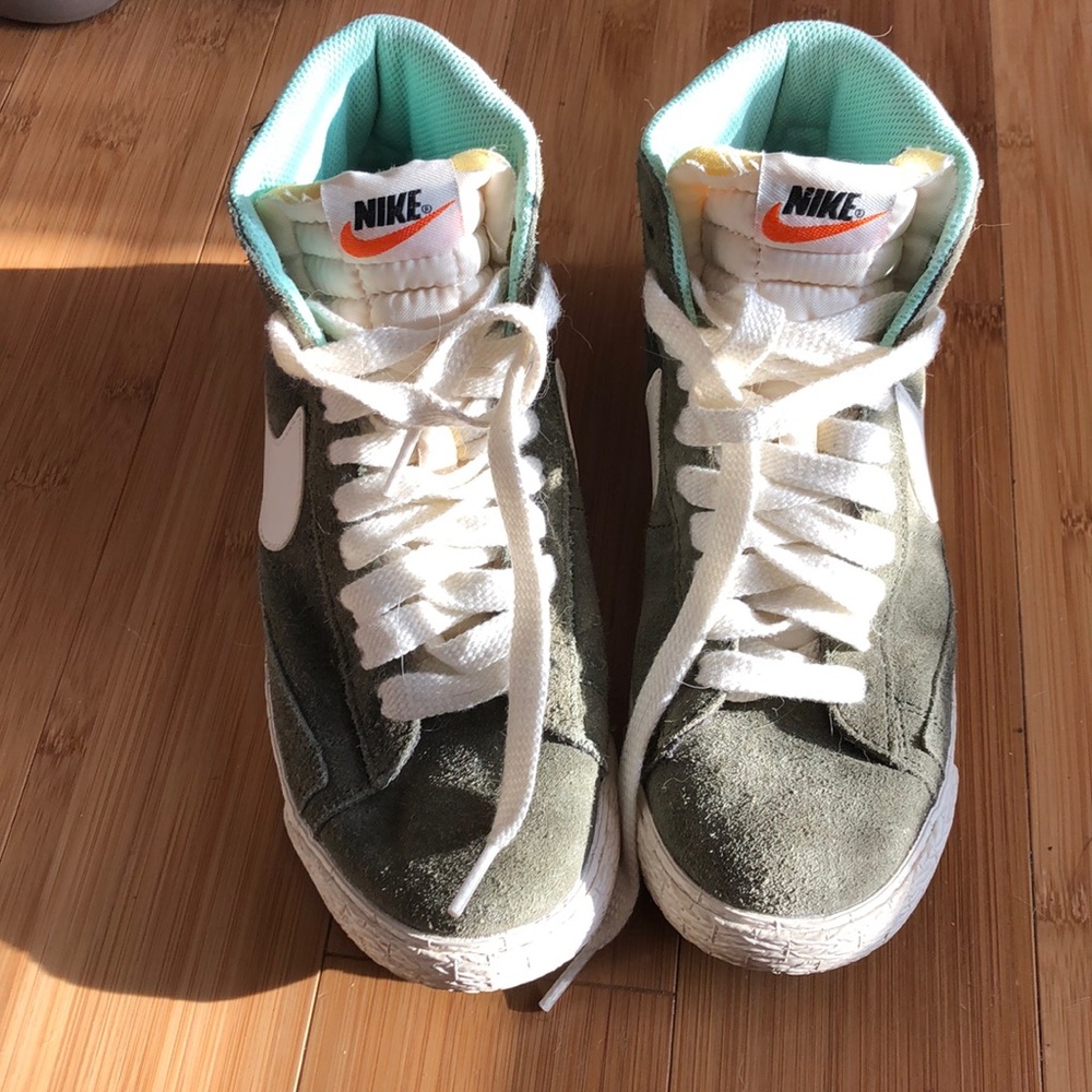 Nike Hightop Sneakers size 7.5 womens